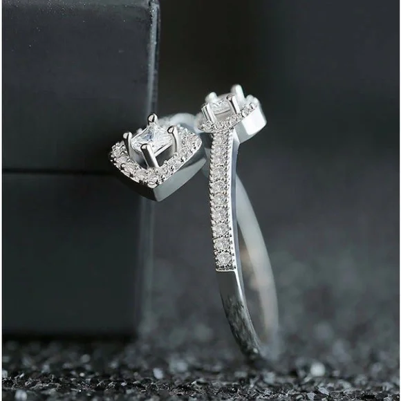 NEW NATURAL WHITE SAPPHIRE 925 STAMPED SILVER RING SIZE 8 ONLY - Picture 3 of 5